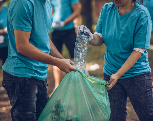 Volunteers clearing up rubbish