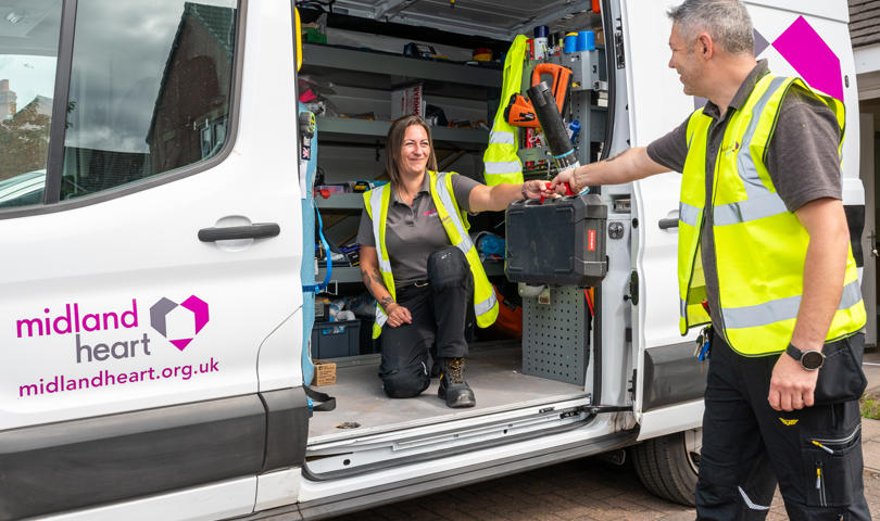 Two Midland Heart Repairs Operatives Working Together