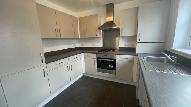 3 Bed Kitchen 2