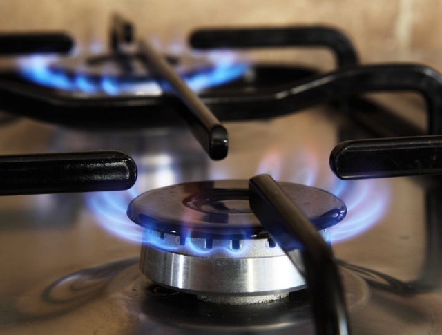 2 gas hobs lit