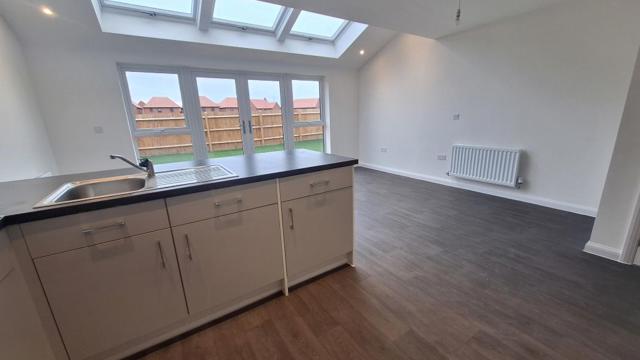 LYM  KITCHEN FAMILY RM - PLOT 153