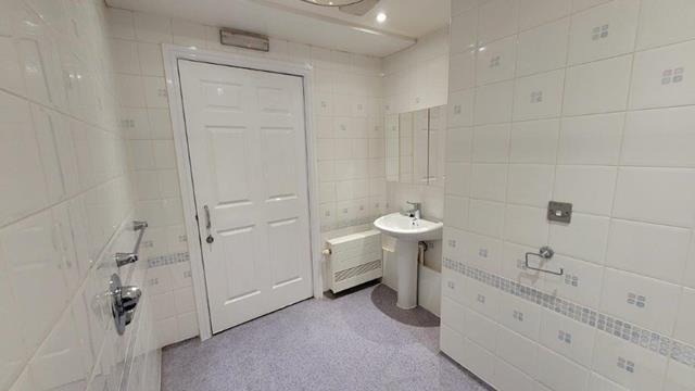 Shower Room1