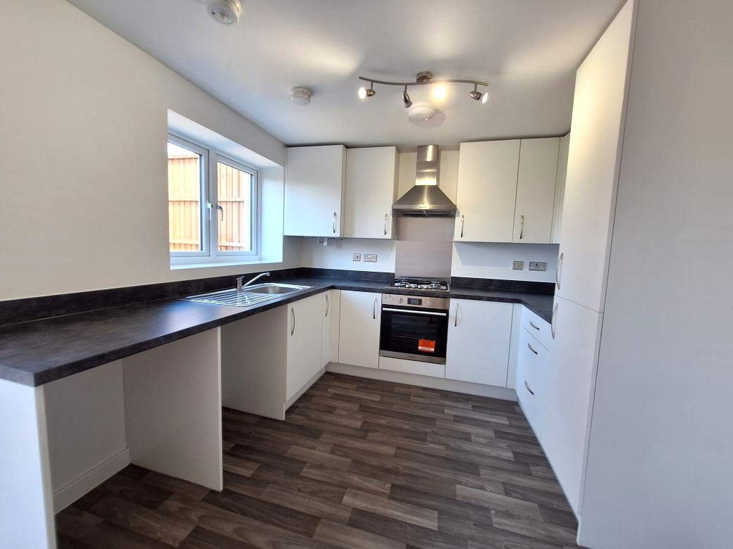 PLOT 81 KITCHEN1