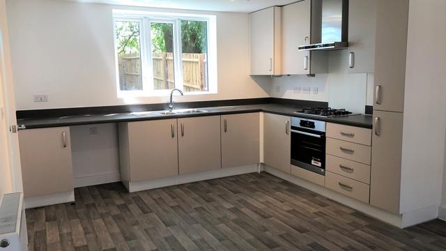 35 Kitchen2