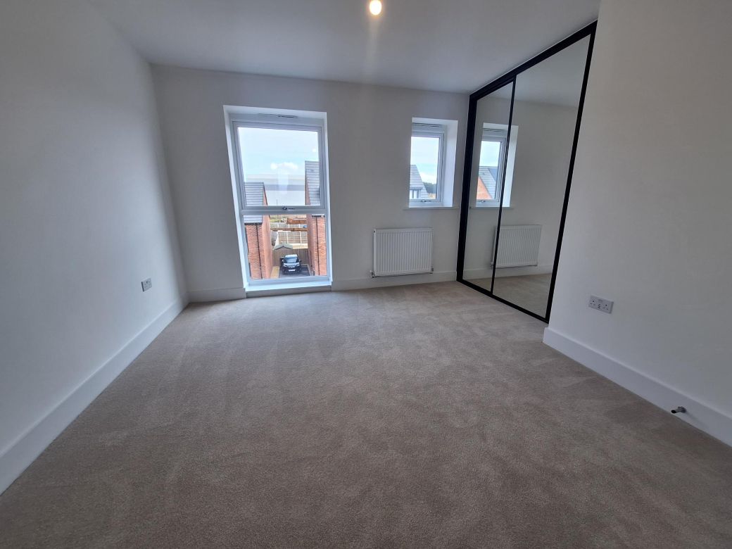 PLOT 225 BEDROOM 1