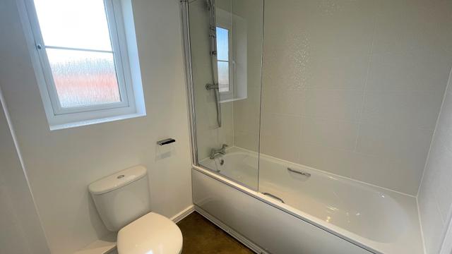 3 Bed Bathroom2