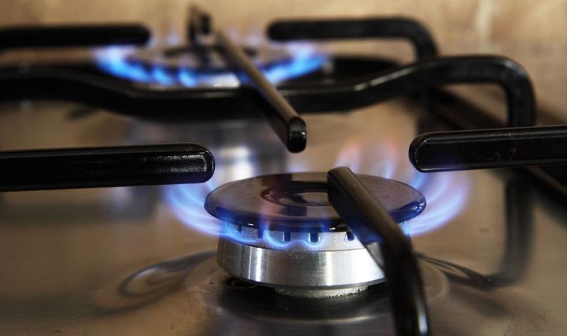 2 gas hobs lit