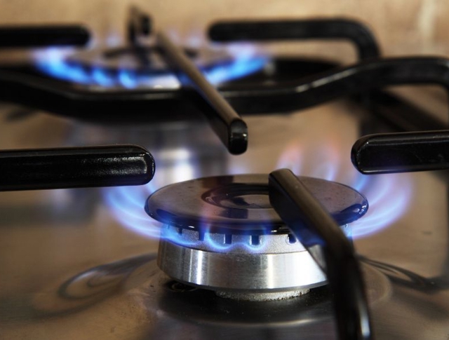 2 gas hobs lit