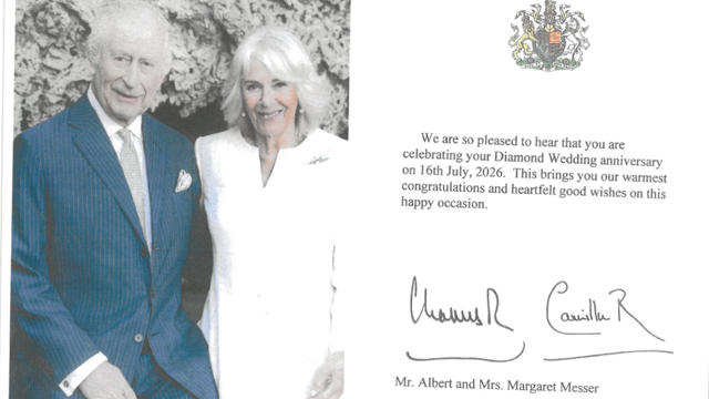 Card With A Photo Of The King And Queen Congratulating A Couple On Their Diamond Anniversary