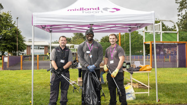 Clean Up Day Oldfield Rd 1003253