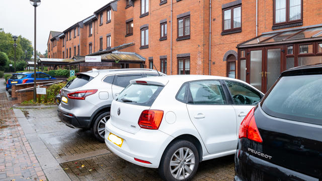 Elmcroft Court P1013361
