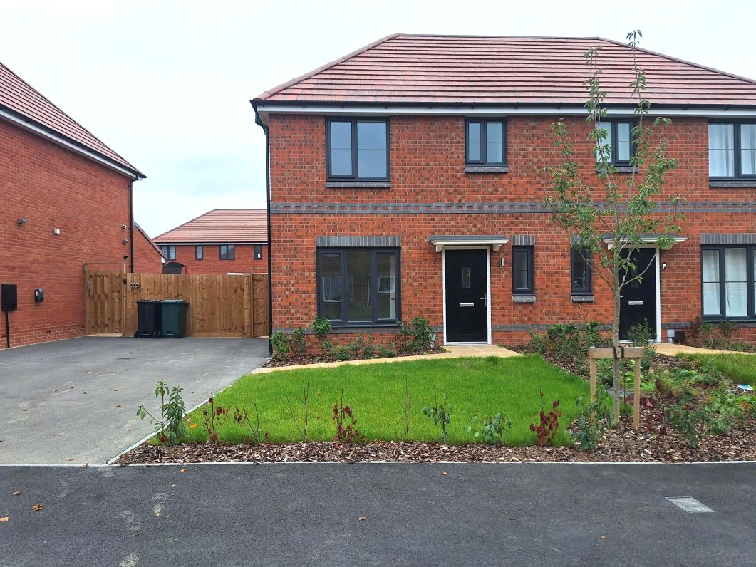 ELLESMERE External Large - PLOT 747