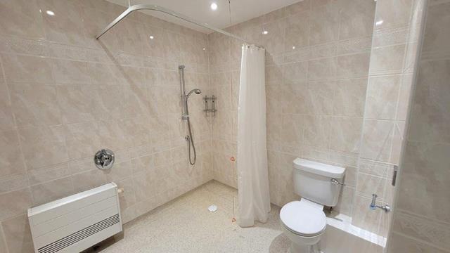 Shower Room1
